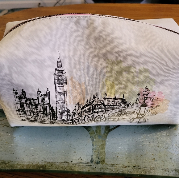 Weekend Beauty💕 bundle - Picture 5 of 5